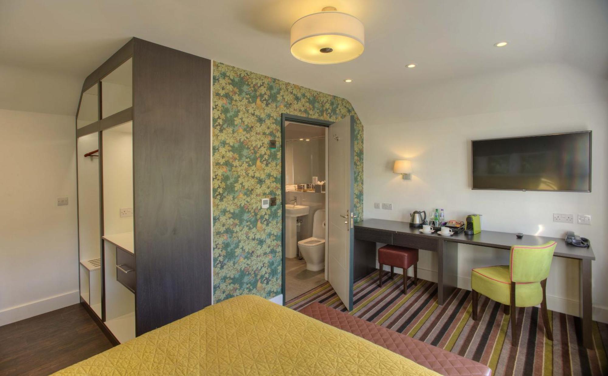 Denbies Vineyard Hotel Dorking Room photo